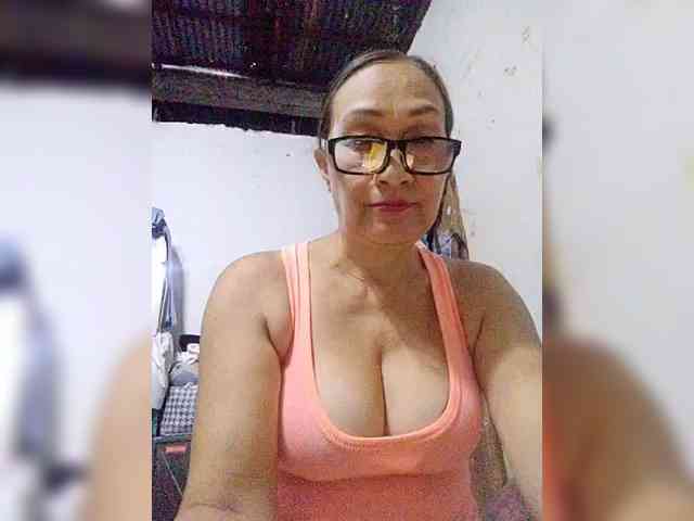 cherrywhite03 webcam