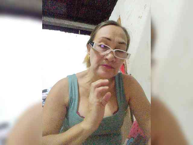 cherrywhite03 webcam