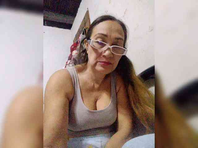 cherrywhite03 webcam