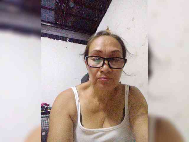cherrywhite03 webcam