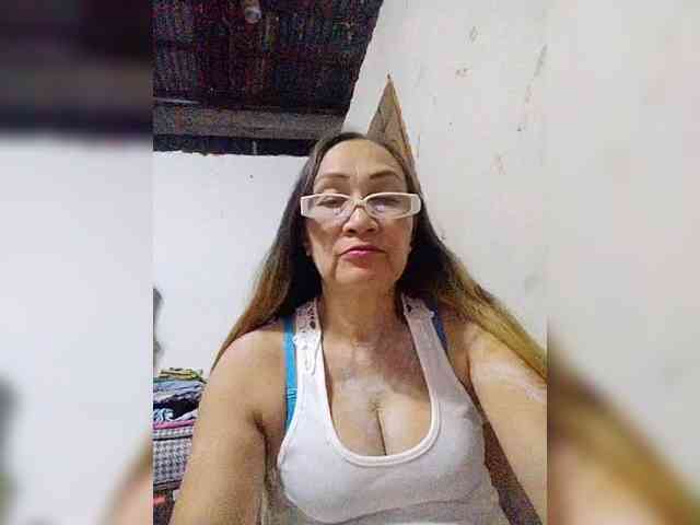 cherrywhite03 webcam