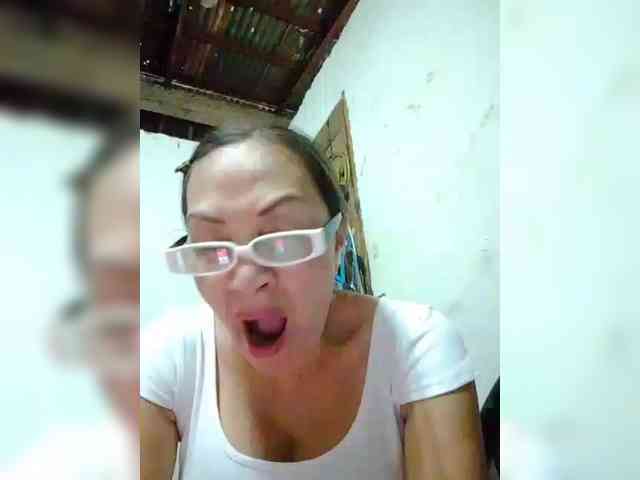 cherrywhite03 webcam