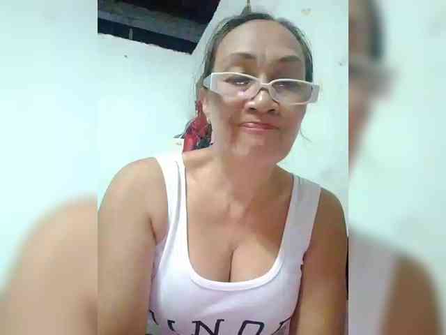 cherrywhite03 webcam
