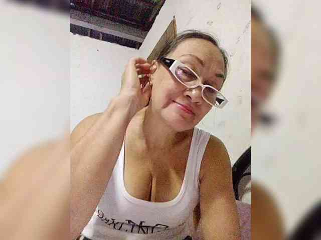cherrywhite03 webcam