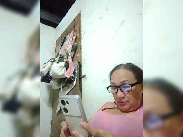 cherrywhite03 webcam