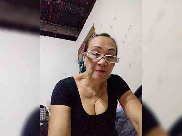 cherrywhite03 webcam