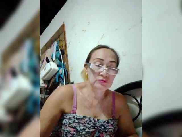 cherrywhite03 webcam