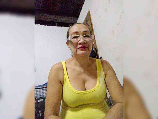 cherrywhite03 webcam