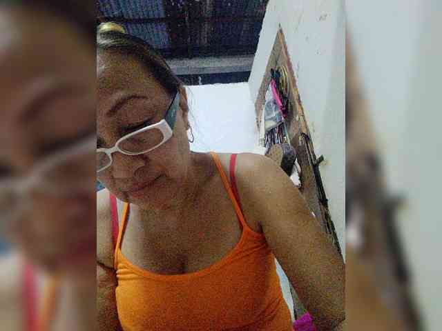 cherrywhite03 webcam