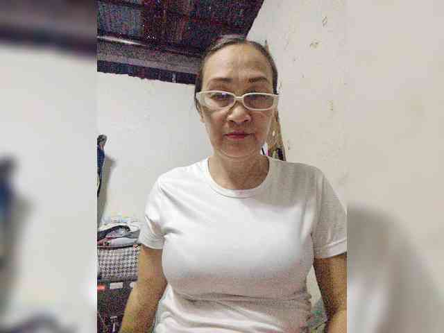 cherrywhite03 webcam