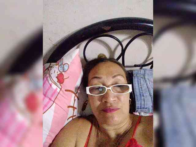 cherrywhite03 webcam