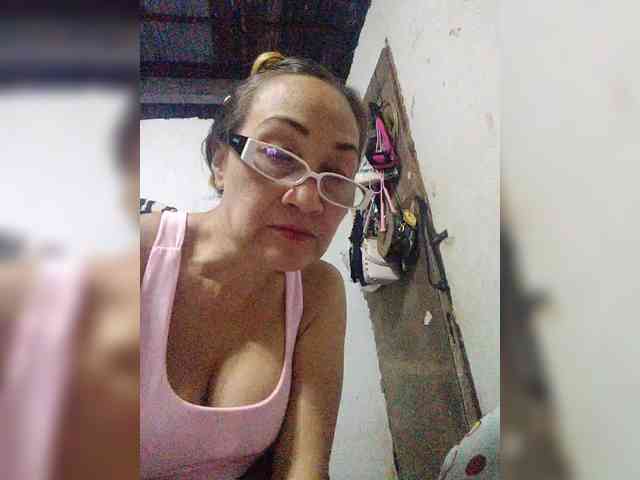 cherrywhite03 webcam