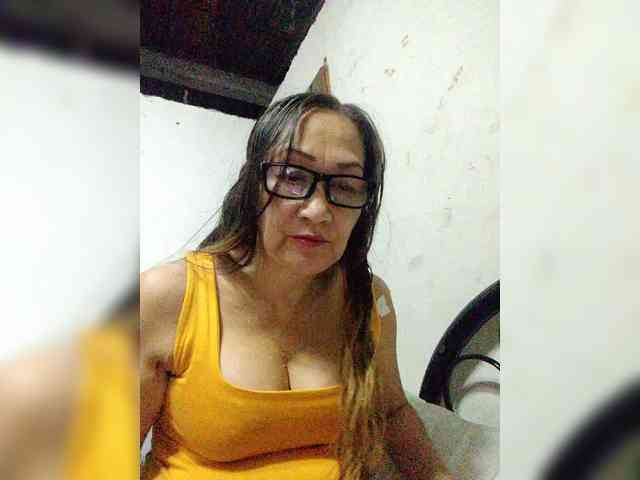 Model: cherrywhite03