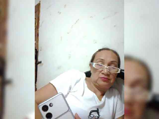 cherrywhite03 webcam