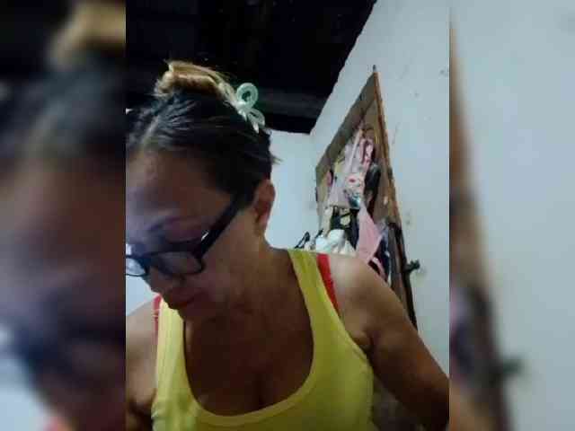 cherrywhite03 webcam