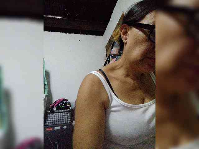 cherrywhite03 webcam