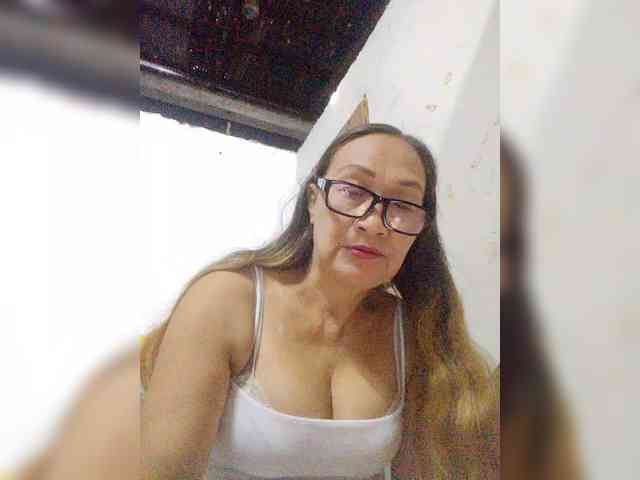 cherrywhite03 webcam