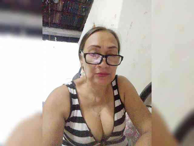 cherrywhite03 webcam