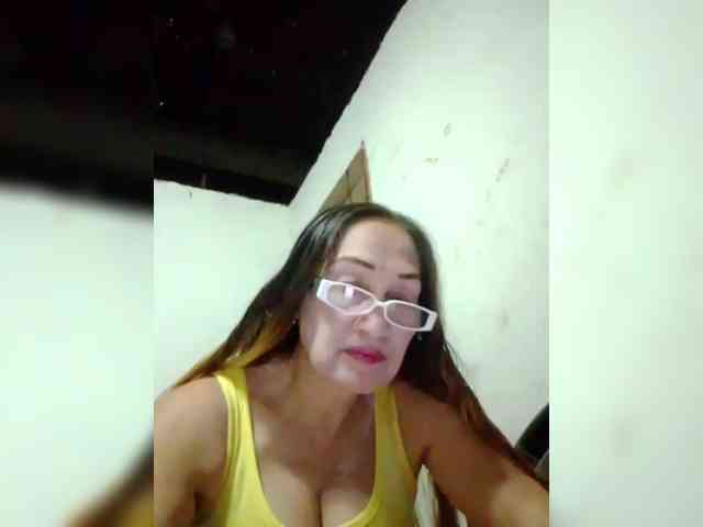 cherrywhite03 webcam