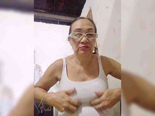 cherrywhite03 webcam