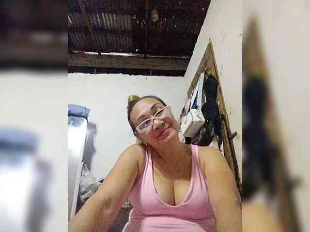 cherrywhite03 webcam