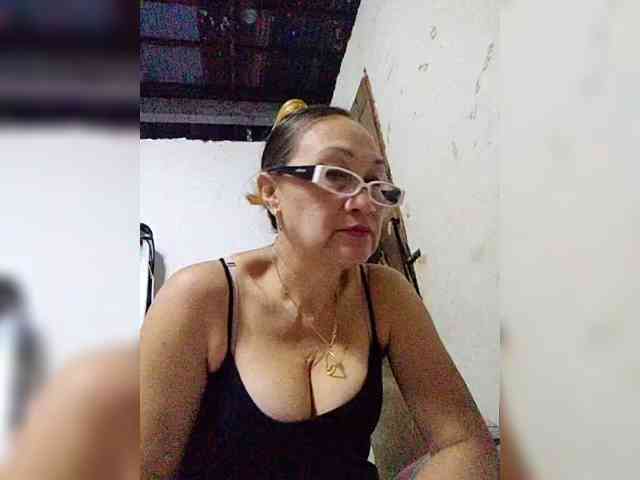 cherrywhite03 webcam