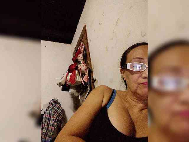 cherrywhite03 webcam