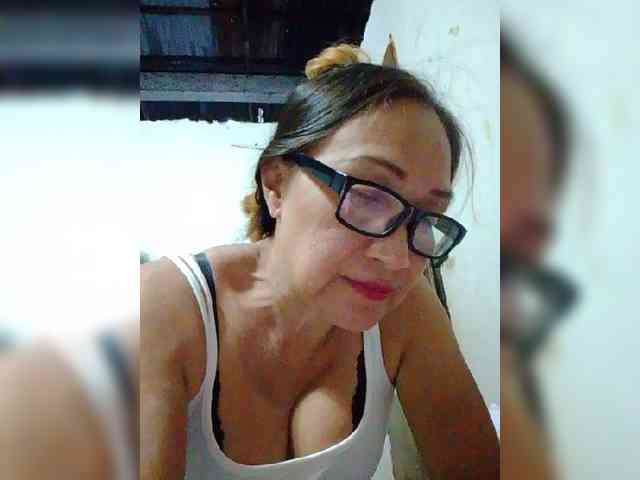 cherrywhite03 webcam