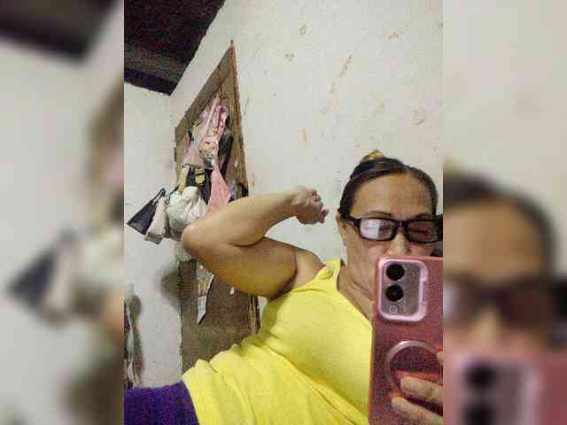 cherrywhite03 webcam