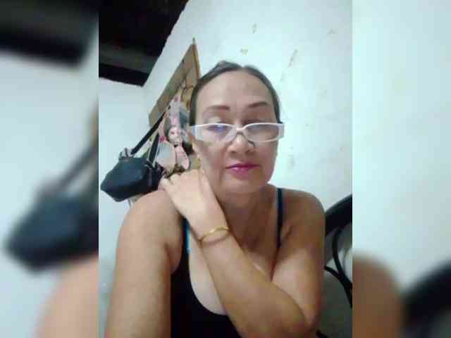 cherrywhite03 webcam