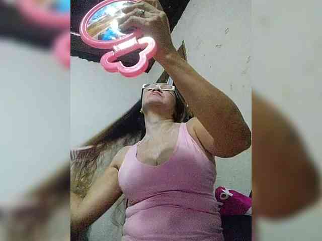 cherrywhite03 webcam