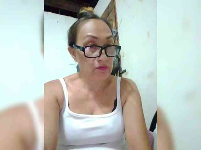 cherrywhite03 webcam