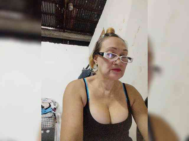 cherrywhite03 webcam
