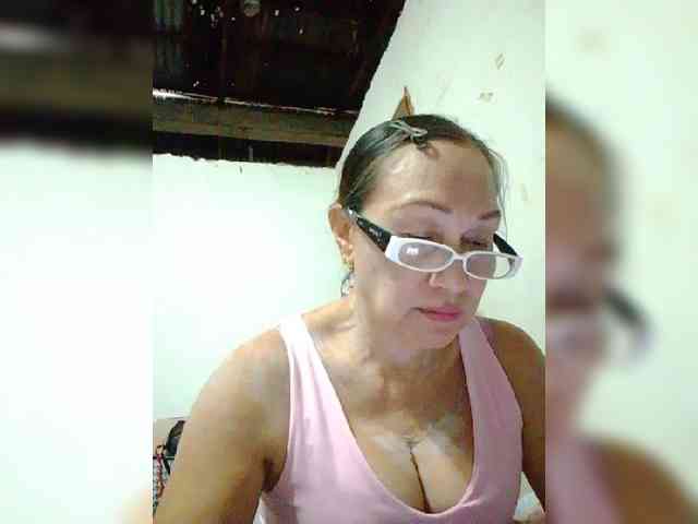 cherrywhite03 webcam