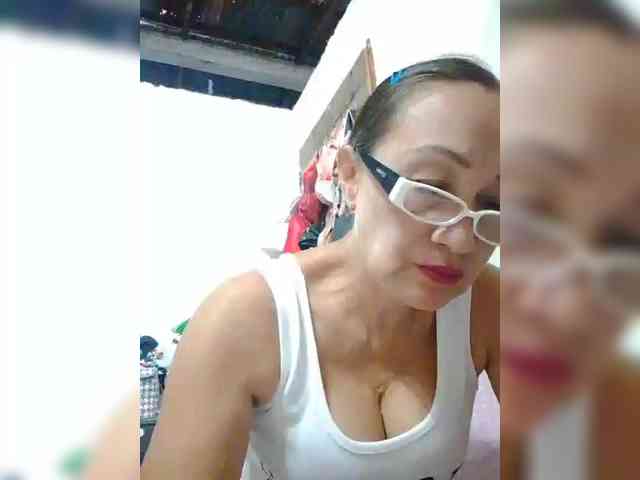 cherrywhite03 webcam