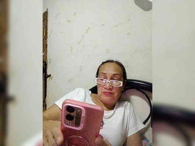 cherrywhite03 webcam