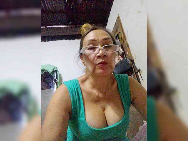 cherrywhite03 webcam