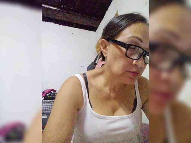 cherrywhite03 webcam