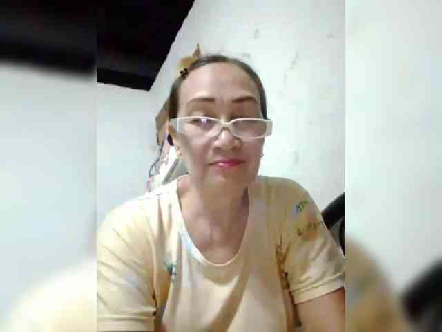 cherrywhite03 webcam