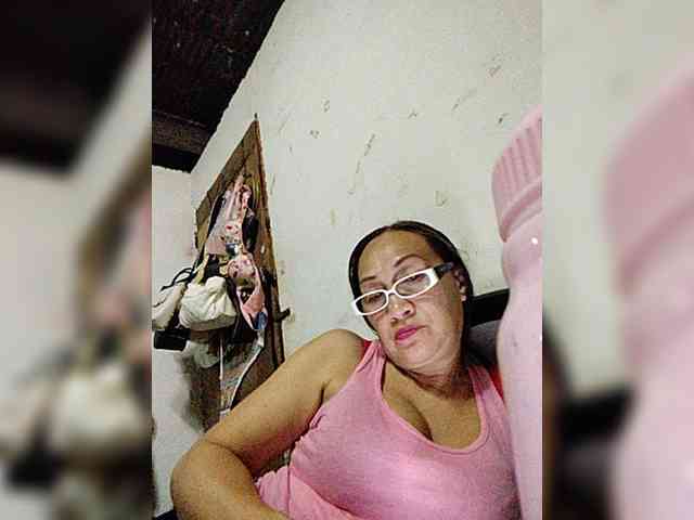 cherrywhite03 webcam