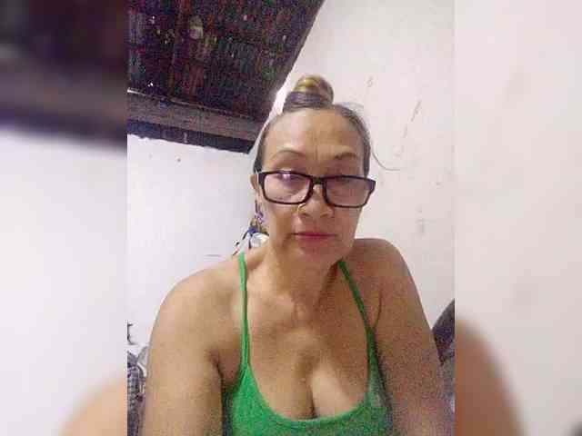 cherrywhite03 webcam