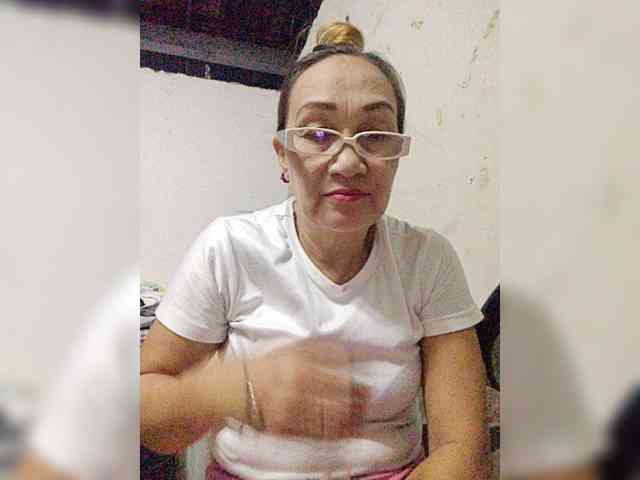 cherrywhite03 webcam
