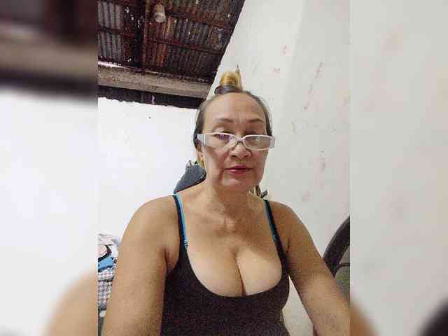cherrywhite03 webcam