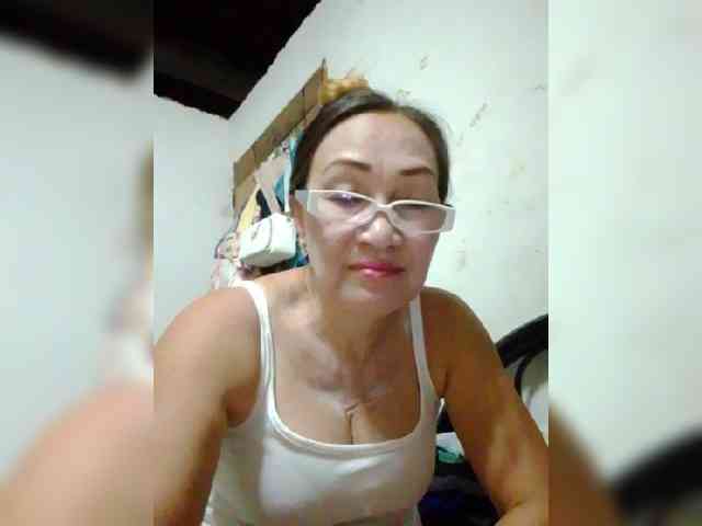cherrywhite03 webcam