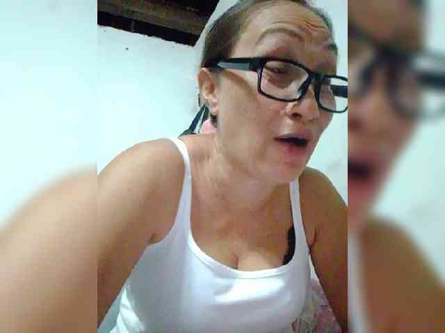 cherrywhite03 webcam