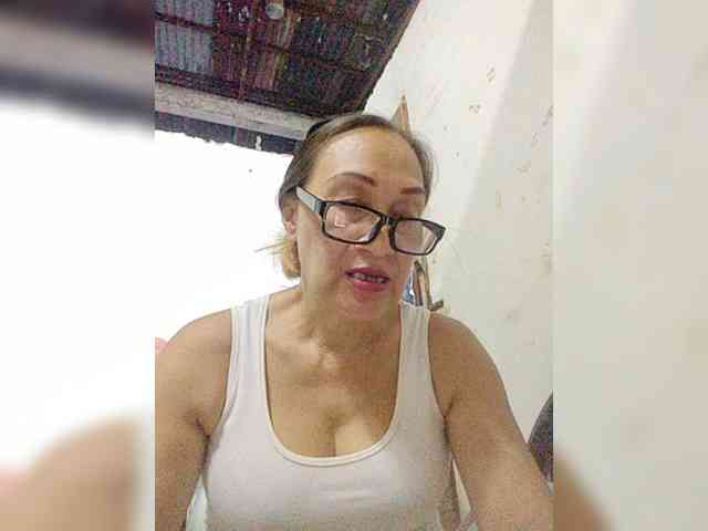 cherrywhite03 webcam