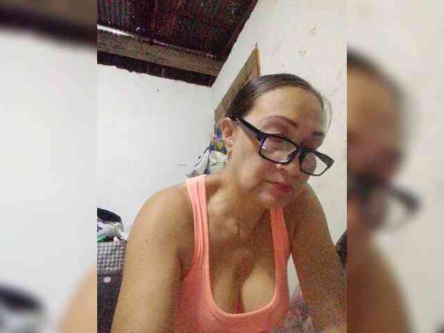 cherrywhite03 webcam