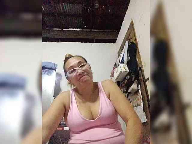 cherrywhite03 webcam