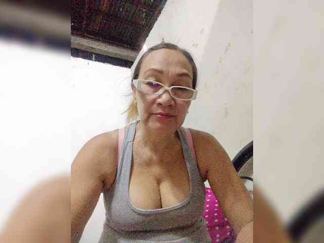 cherrywhite03 webcam