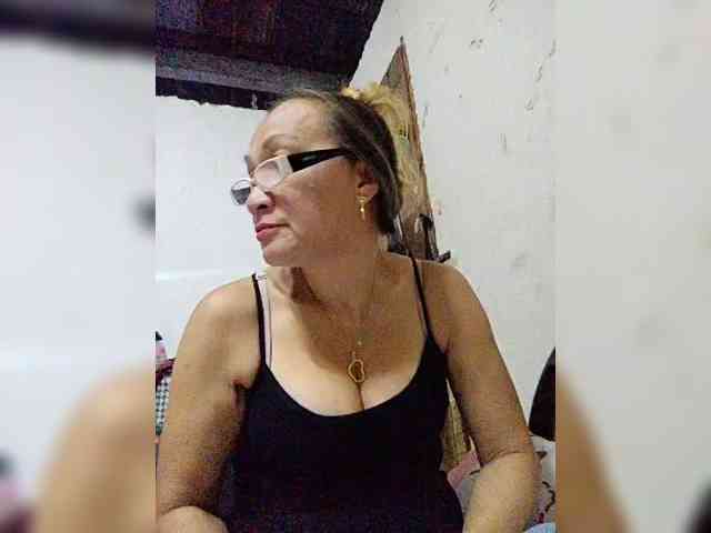 cherrywhite03 webcam